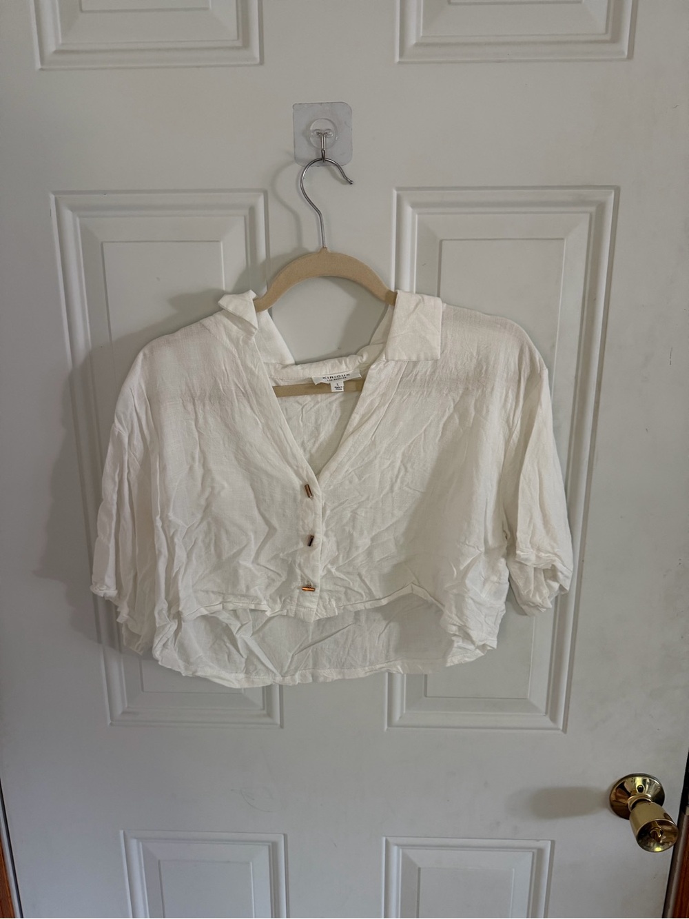 Women's White Button-Front Lightweight Crop Top